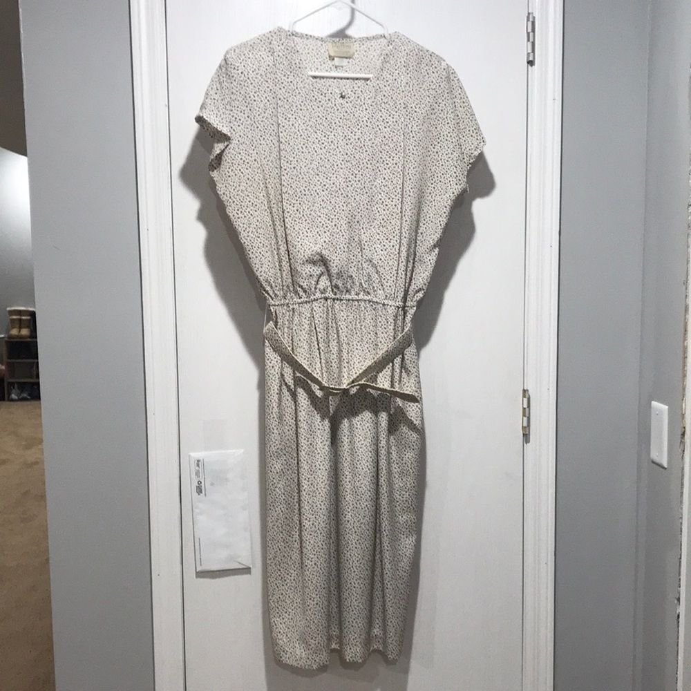 Retro cream dress